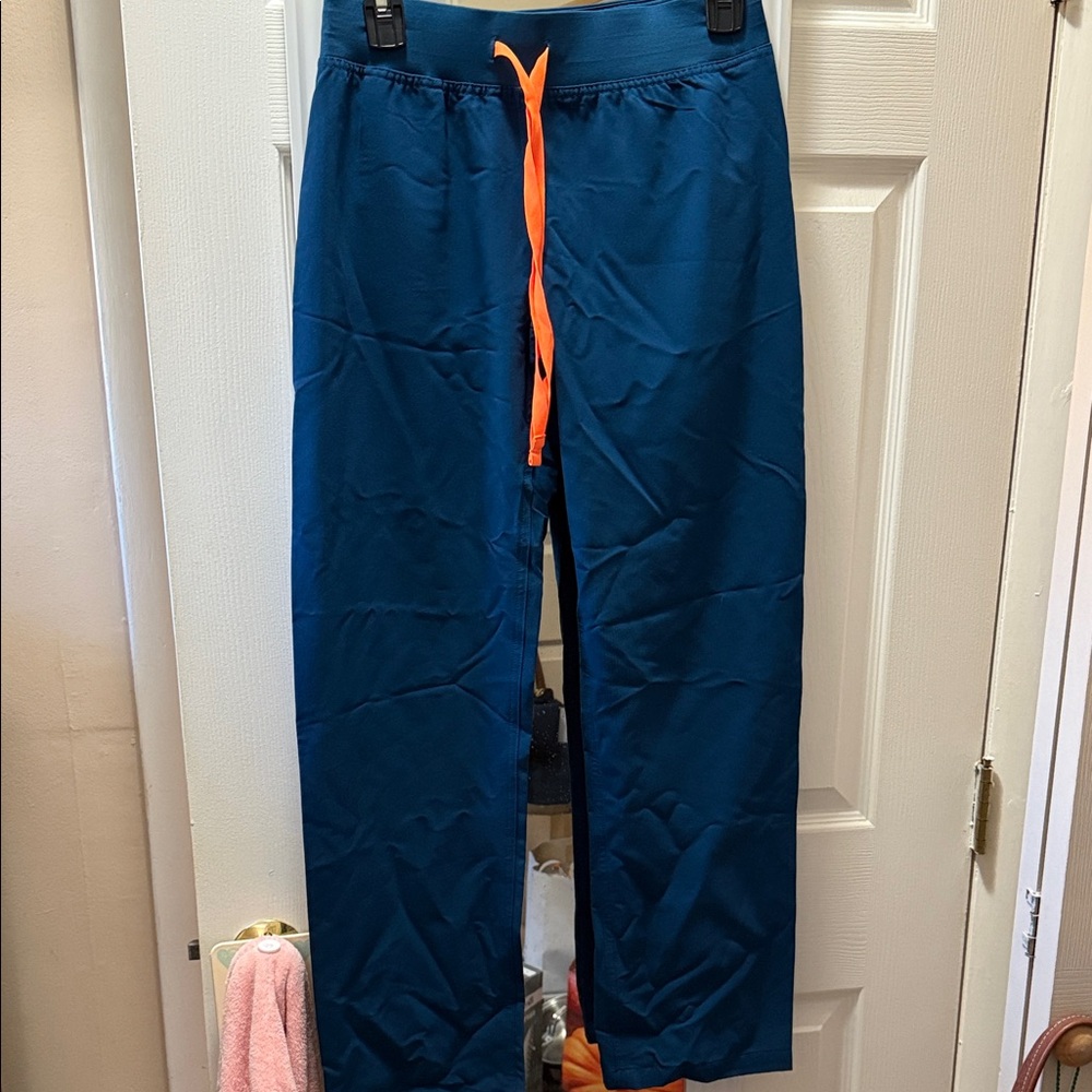 Figs Livingston basic scrub pants